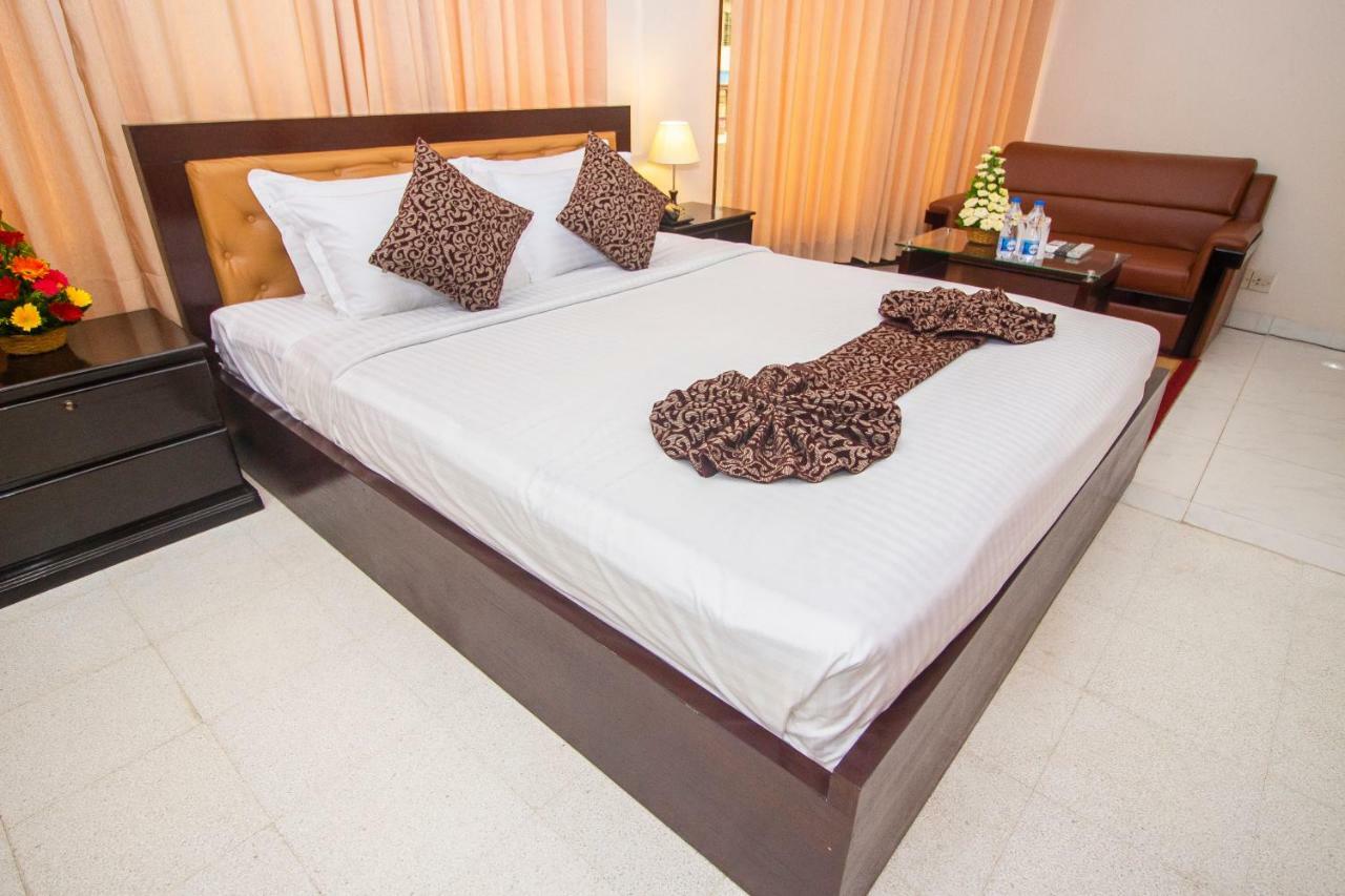 Hotel Suite Palace Dhaka Exterior foto